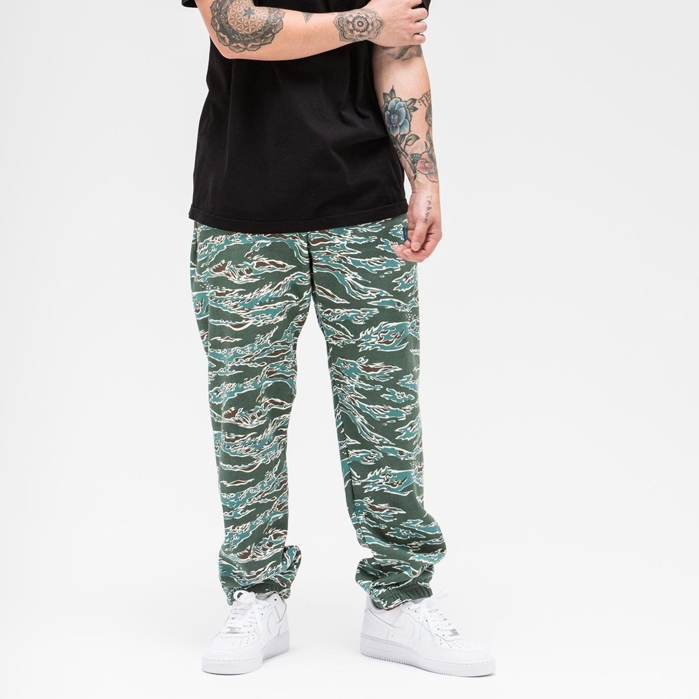 Undefeated Tiger Camo Joggers Mens S Sweatpants Streetwear Camoflauge Lounge NWT